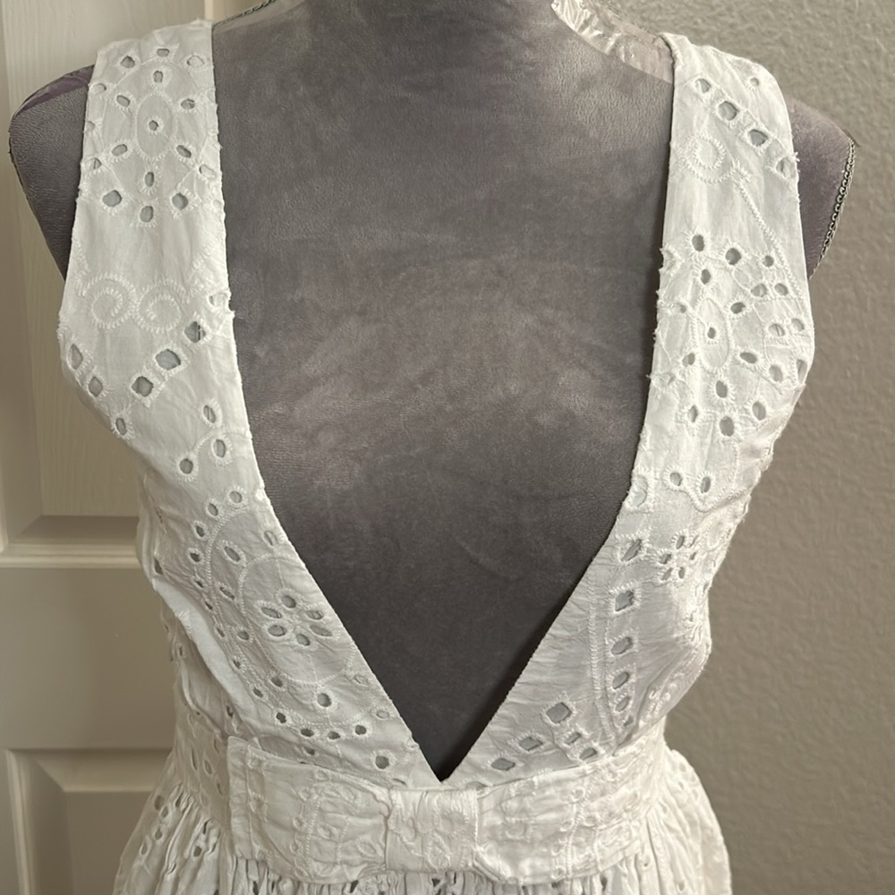 Elegant White Eyelet Maxi Dress - Picture 4 of 8